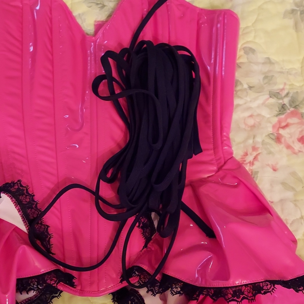 PVC CORSET AND CAPE FROM ARTIFICE - Picture 5 of 9